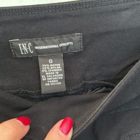 INC pull on pant with zipper details at pockets  size 0 - Picture 4 of 4